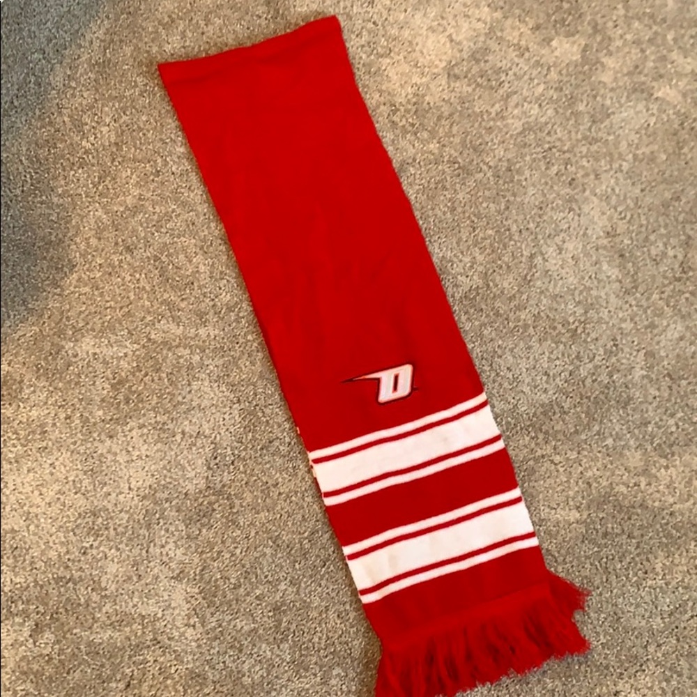 Oneonta scarf